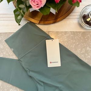 Lululemon Wunder Under high rise tight, 28”, luxtreme. Size 10, new with tags.